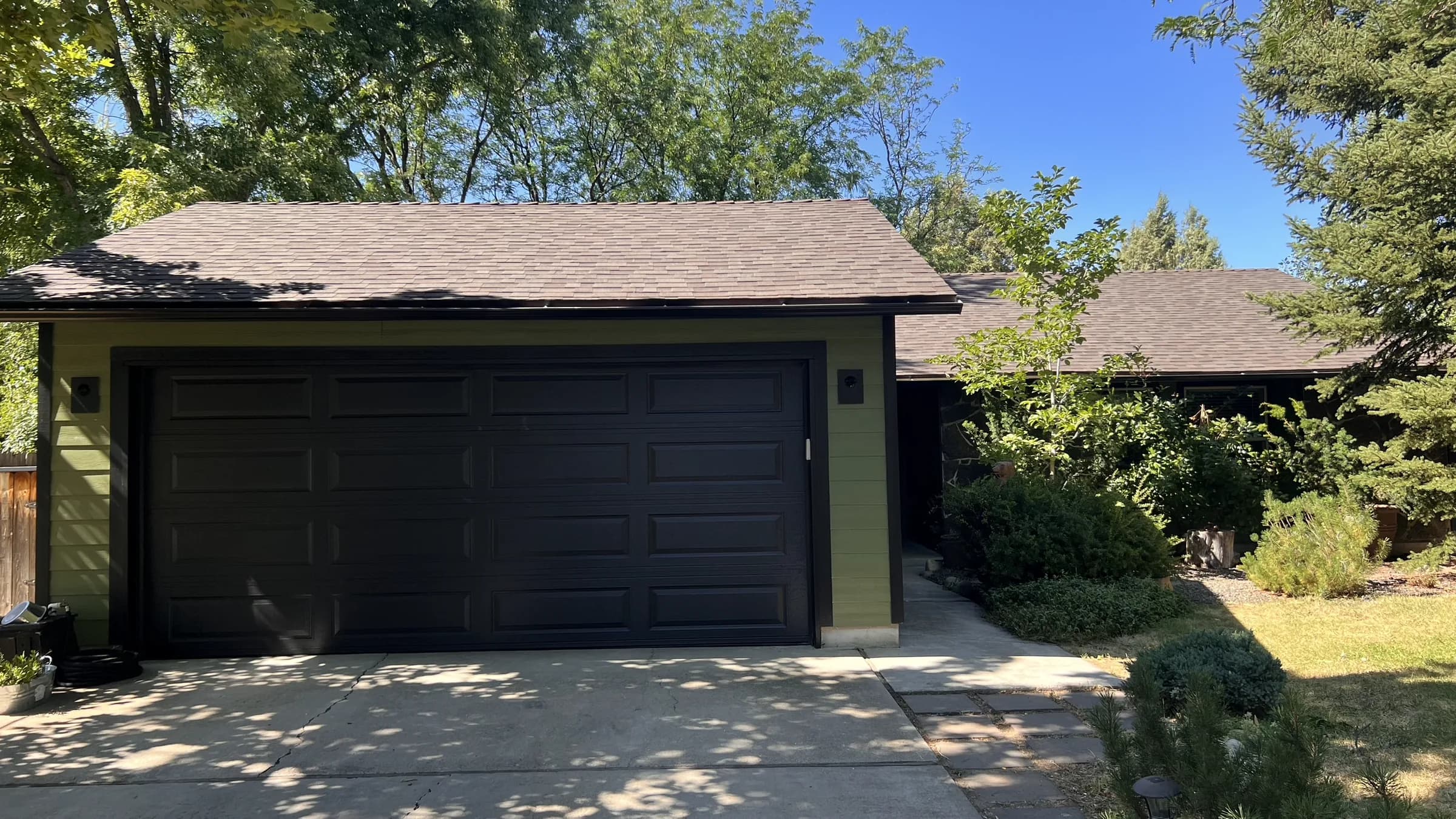 Completed architectural asphalt shingle roof and coordinated exterior renovation on a Boise home